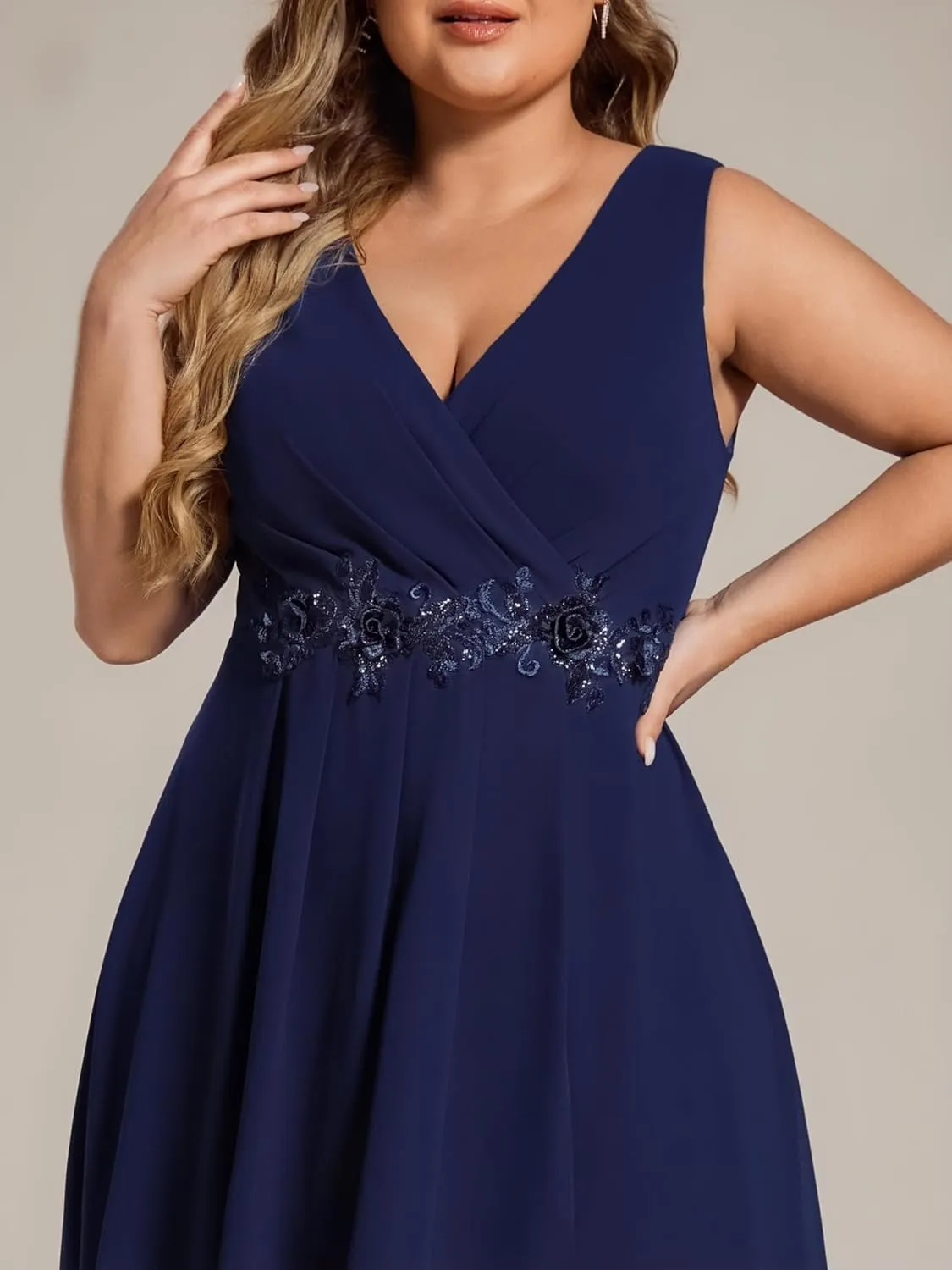 Ever-Pretty Plus Women's V Neck Applique Chiffon Pleated Sleeveless Midi Plus Size Cocktail Party Dresses