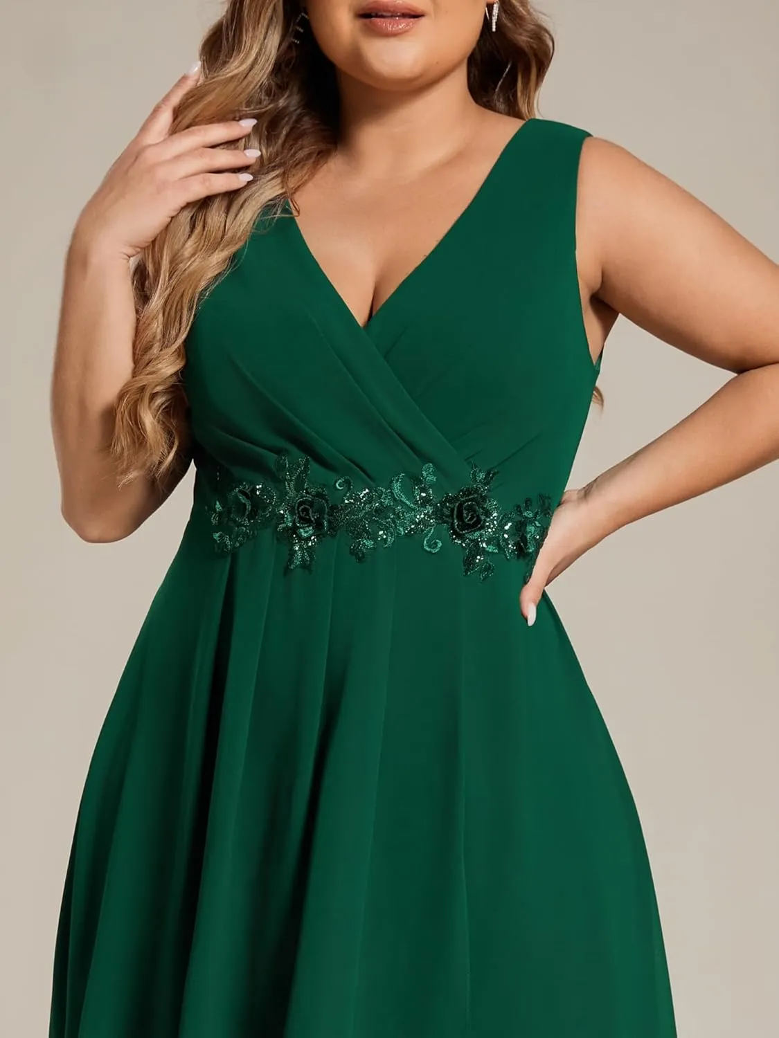Ever-Pretty Plus Women's V Neck Applique Chiffon Pleated Sleeveless Midi Plus Size Cocktail Party Dresses